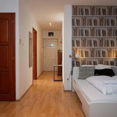 Appartamento Cozy Nest With Free Parking Budapest